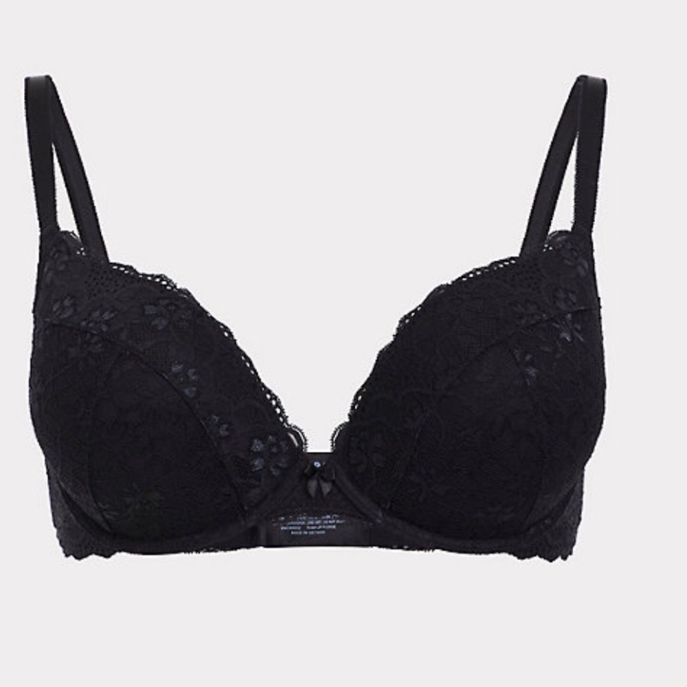 Torrid BLACK LACE PUSH-UP PLUNGE BRA
